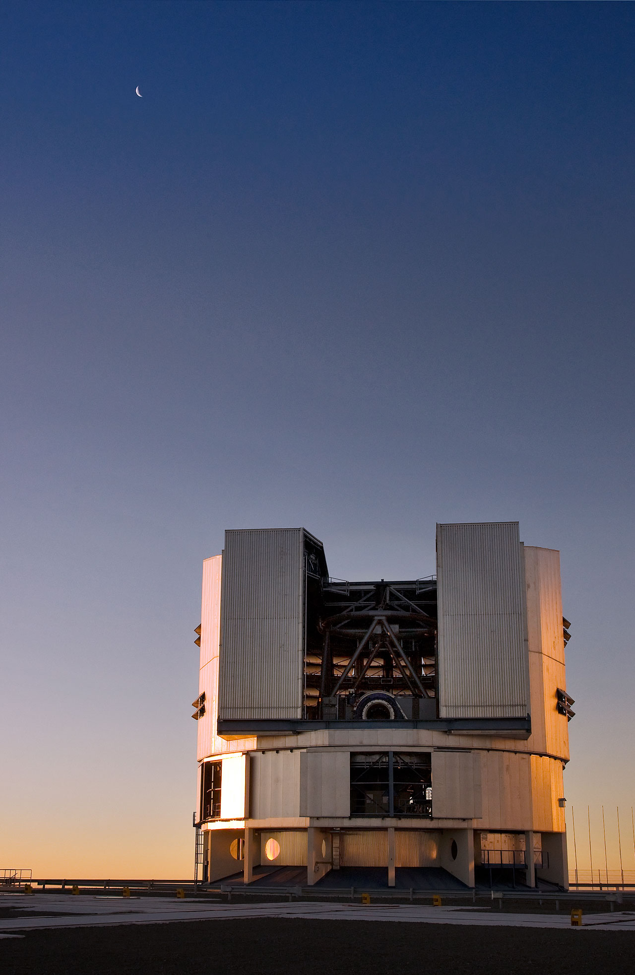 VLT Unit 3 Telescope